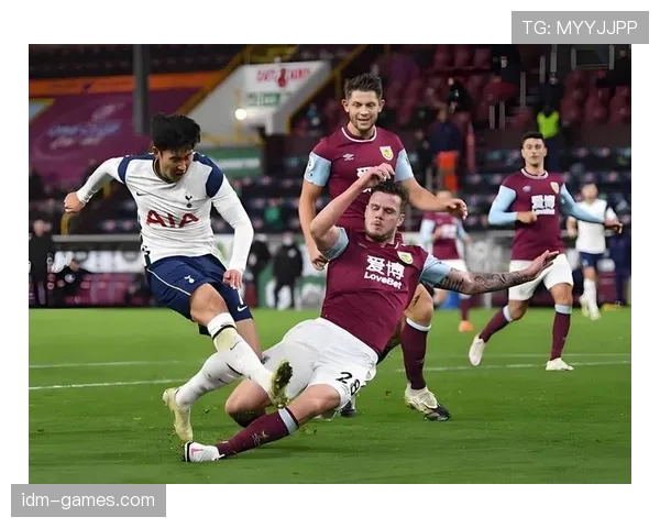 伯恩利防线坚如磐石，防守数据亮眼助力状态回暖，推动赛季稳步前行