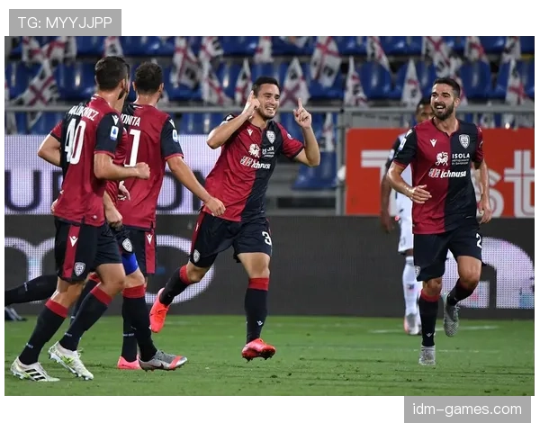 卡利亚里中场发挥出色,助球队攀升至联赛新高 卡利亚里中场发挥出色,助球队攀升至联赛新高