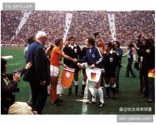 克鲁伊夫战术遗产如何重塑现代足球：从全攻全守到控球哲学的深远影响